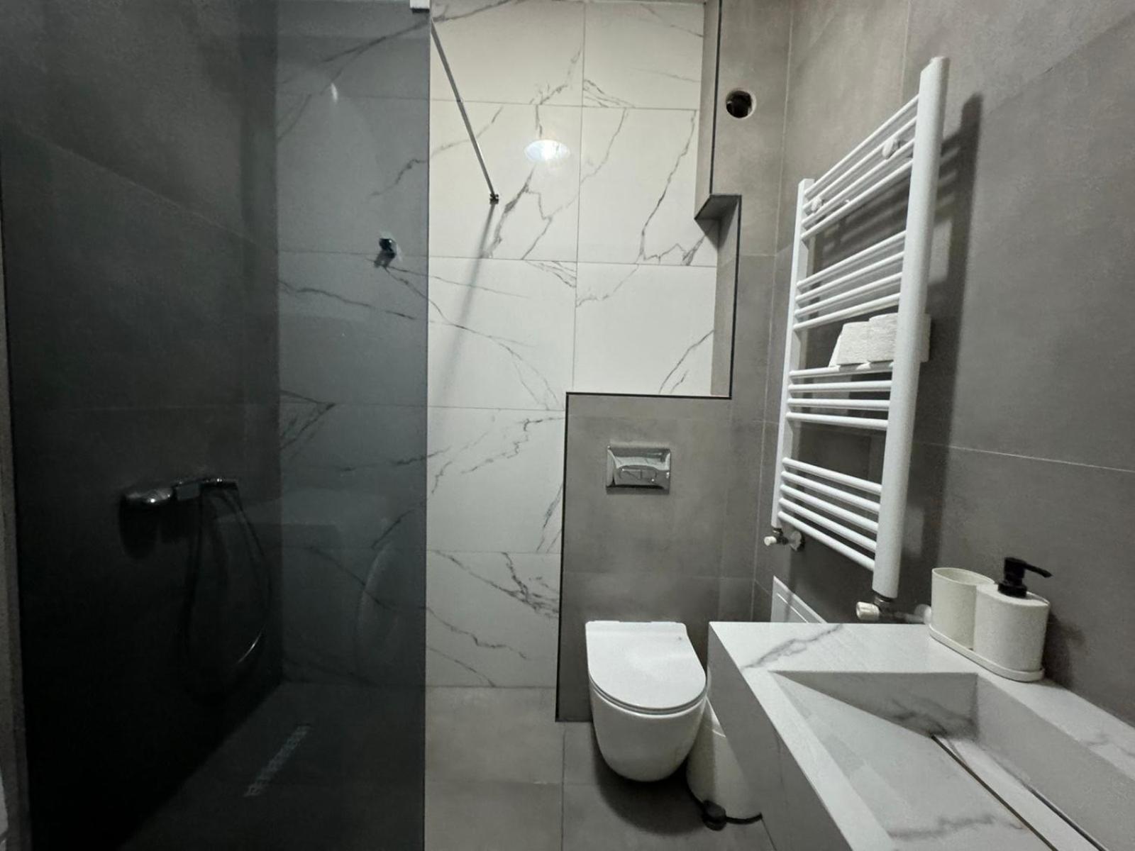 Gigi Apartment By Eluxory Skopje Exterior foto